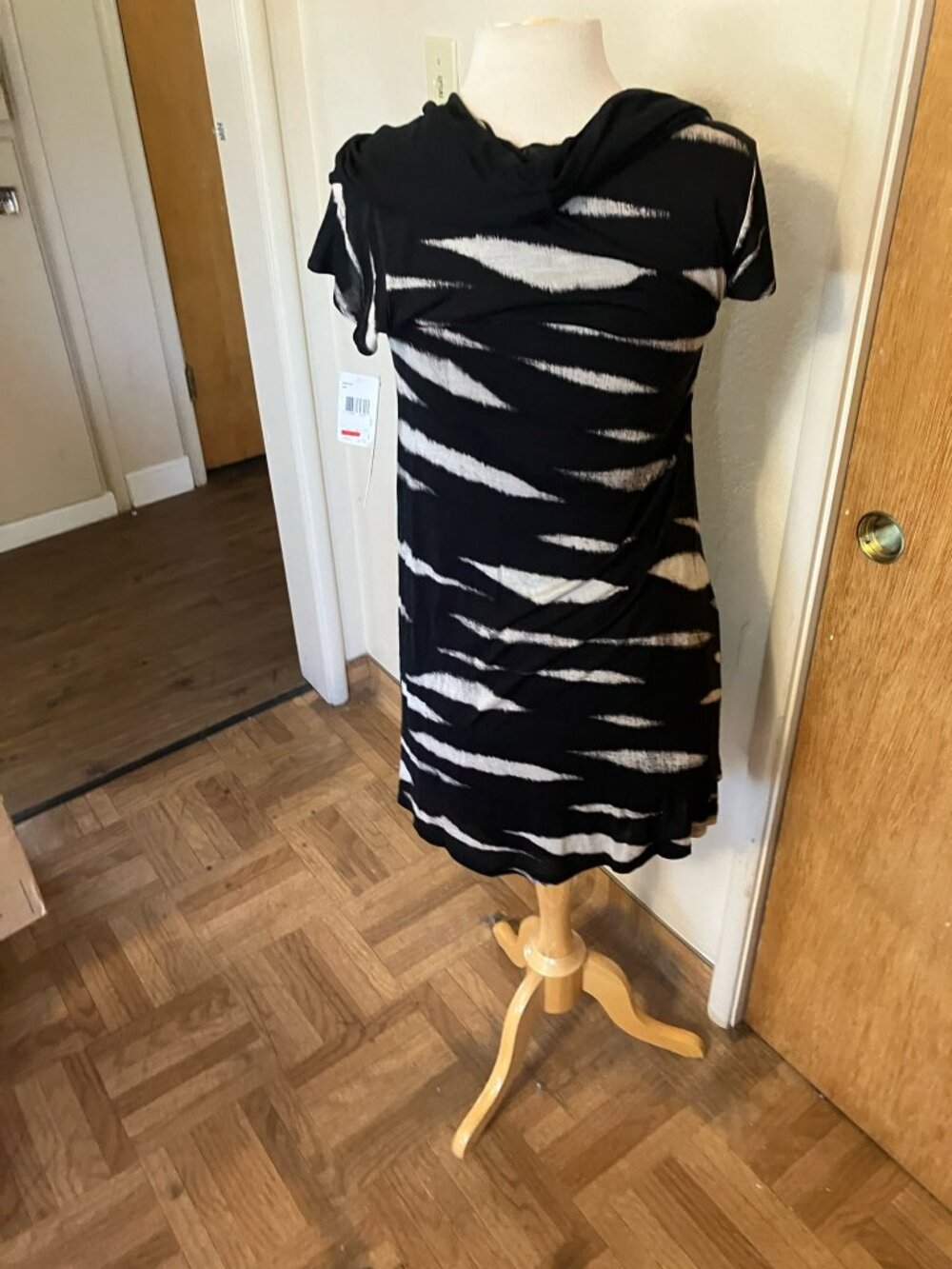 Small Kensie dress